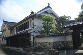 本芳我邸